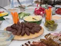 Jak zawinąć kaszankę na grilla, by uniknąć pęknięć i zachować smak