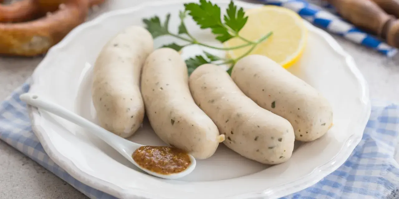 Kiełbasa z kurczaka Biedronka – skład, wartość odżywcza i promocje