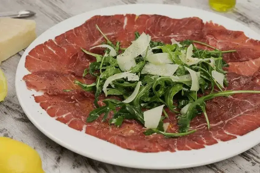 Najlepsze sosy do carpaccio z wołowiny, które zachwycą Twoje podniebienie