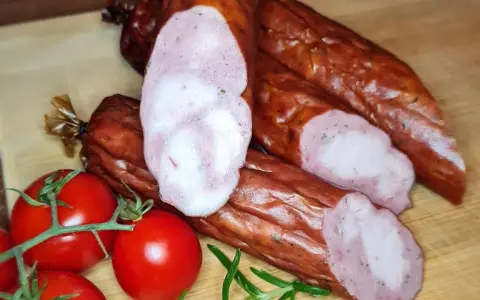 Kiełbasa z indyka – zdrowe przepisy i wartości odżywcze, które musisz znać