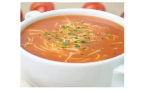 Zupa pomidorowa jak u mamy w Thermomix – smak dzieciństwa w 30 minut