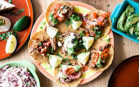 Pyszne tacos z szarpaną wieprzowiną – przepis na idealny obiad