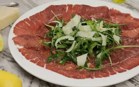 Najlepsze sosy do carpaccio z wołowiny, które zachwycą Twoje podniebienie