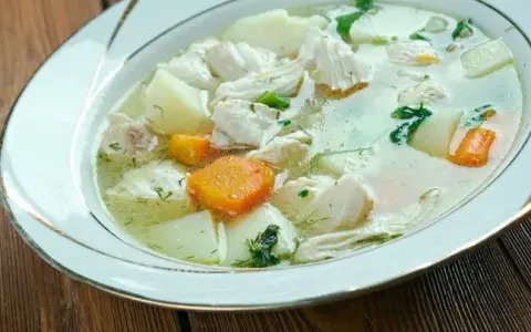 Ile kalorii ma kurczak gotowany w rosole? Zaskakujące fakty o wartości odżywczej