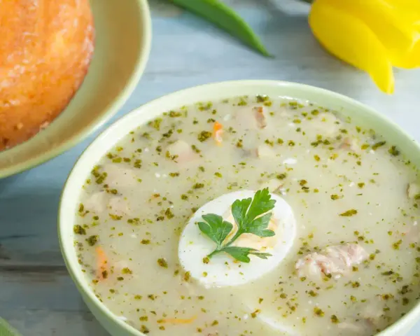 Jakie zupy przy dnie moczanowej, które pomogą złagodzić objawy?