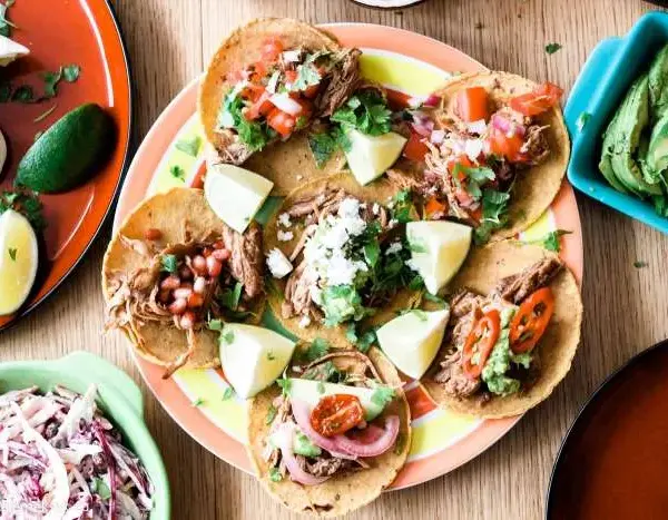 Pyszne tacos z szarpaną wieprzowiną – przepis na idealny obiad