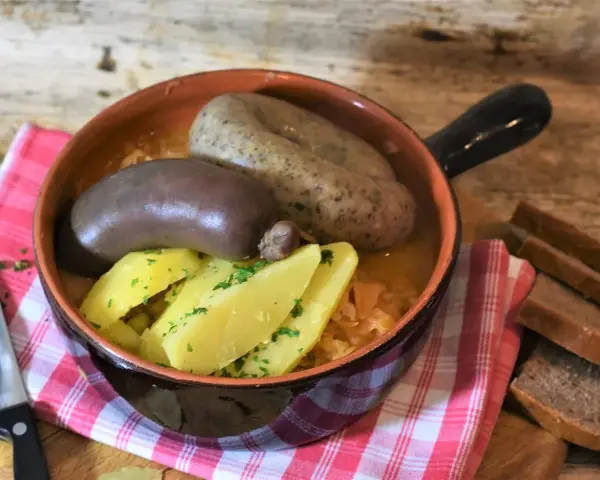 Ile suchej krwi do kaszanki? Odpowiednia ilość dla idealnego smaku