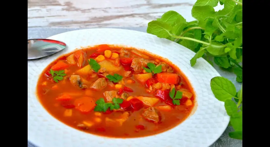 Jak zrobić zupę gulaszową, aby zachwycić smakiem i aromatem