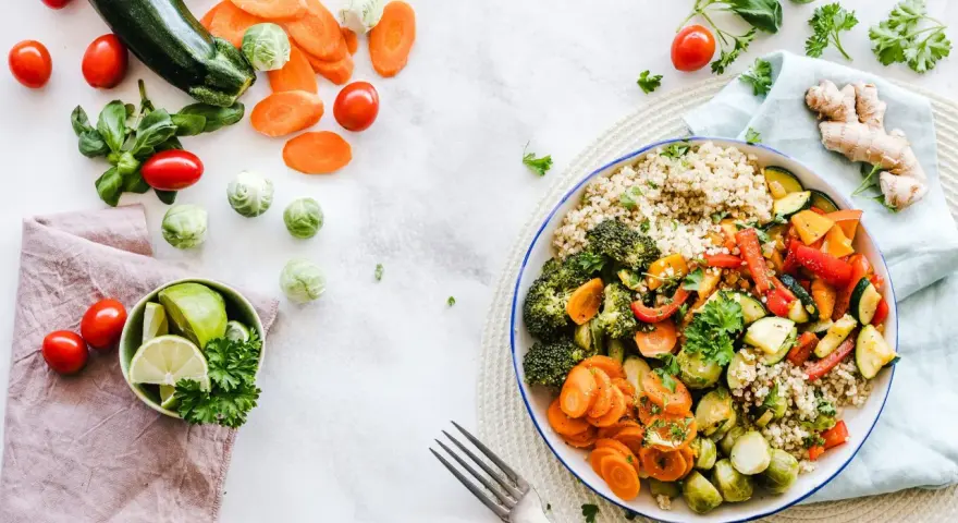 Co na obiad po zatruciu? Lekkostrawne dania, które pomogą w zdrowieniu