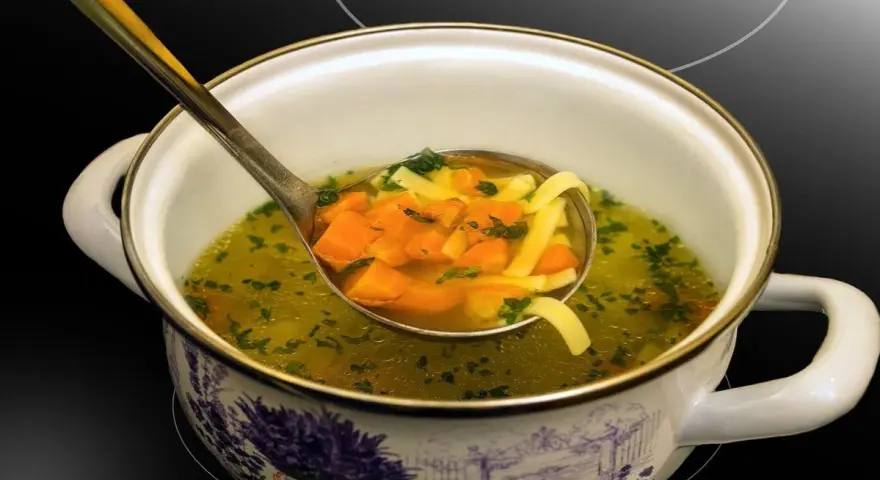 Zupa klarowna co to znaczy? Odkryj jej tajemnice i smak